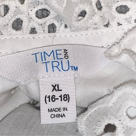 Time and Tru Women’s Pullover Gray & White Eyelet Sweatshirt Sz XL - Picture 4 of 5